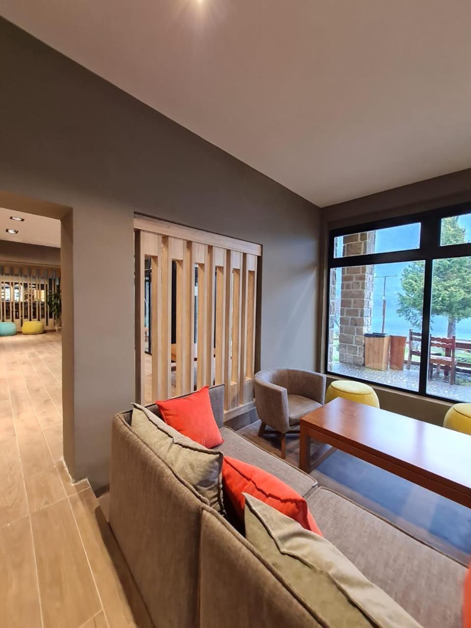 Hotel Alun Nehuen San Carlos de Bariloche Bagian luar foto