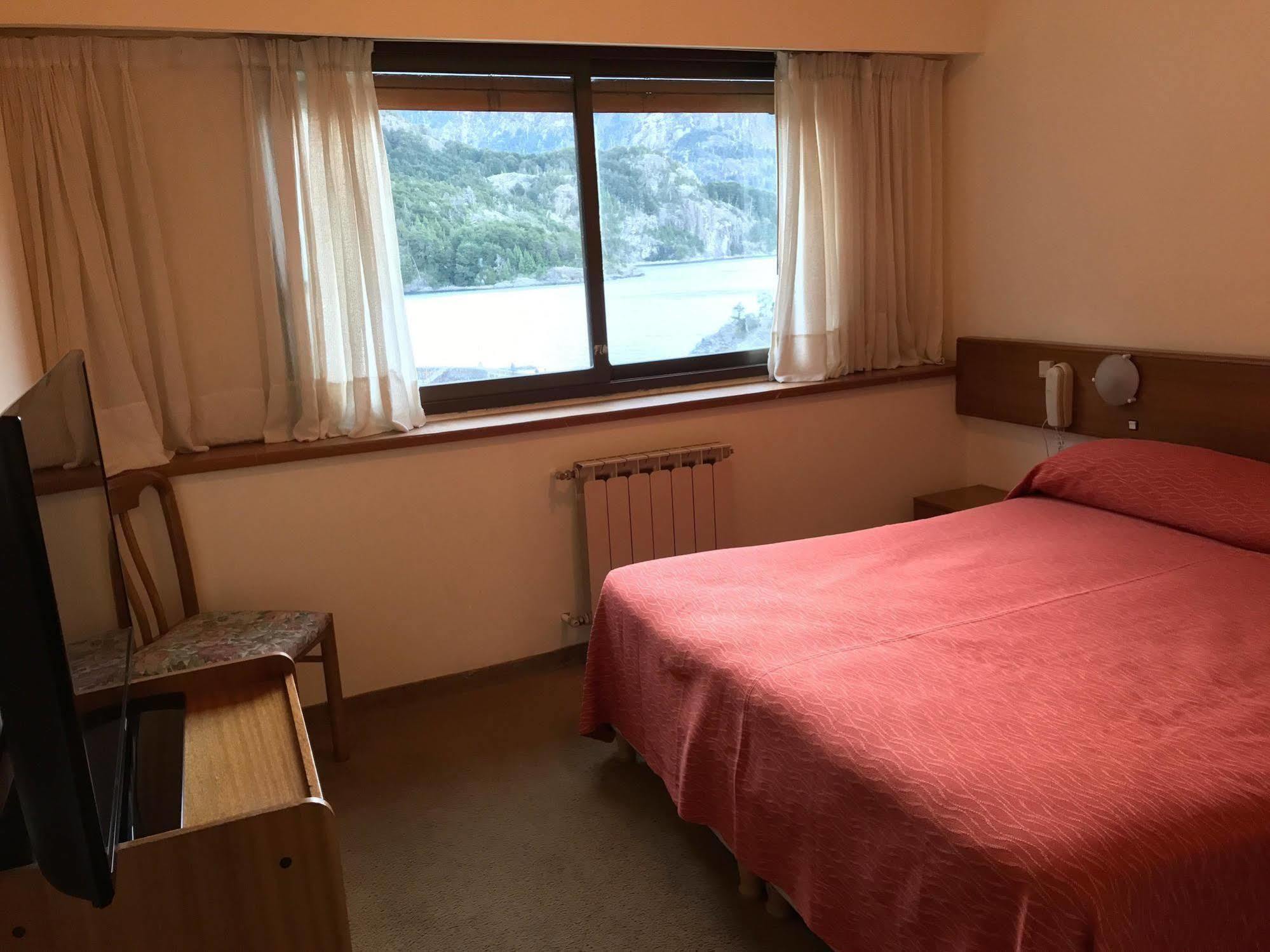 Hotel Alun Nehuen San Carlos de Bariloche Bagian luar foto