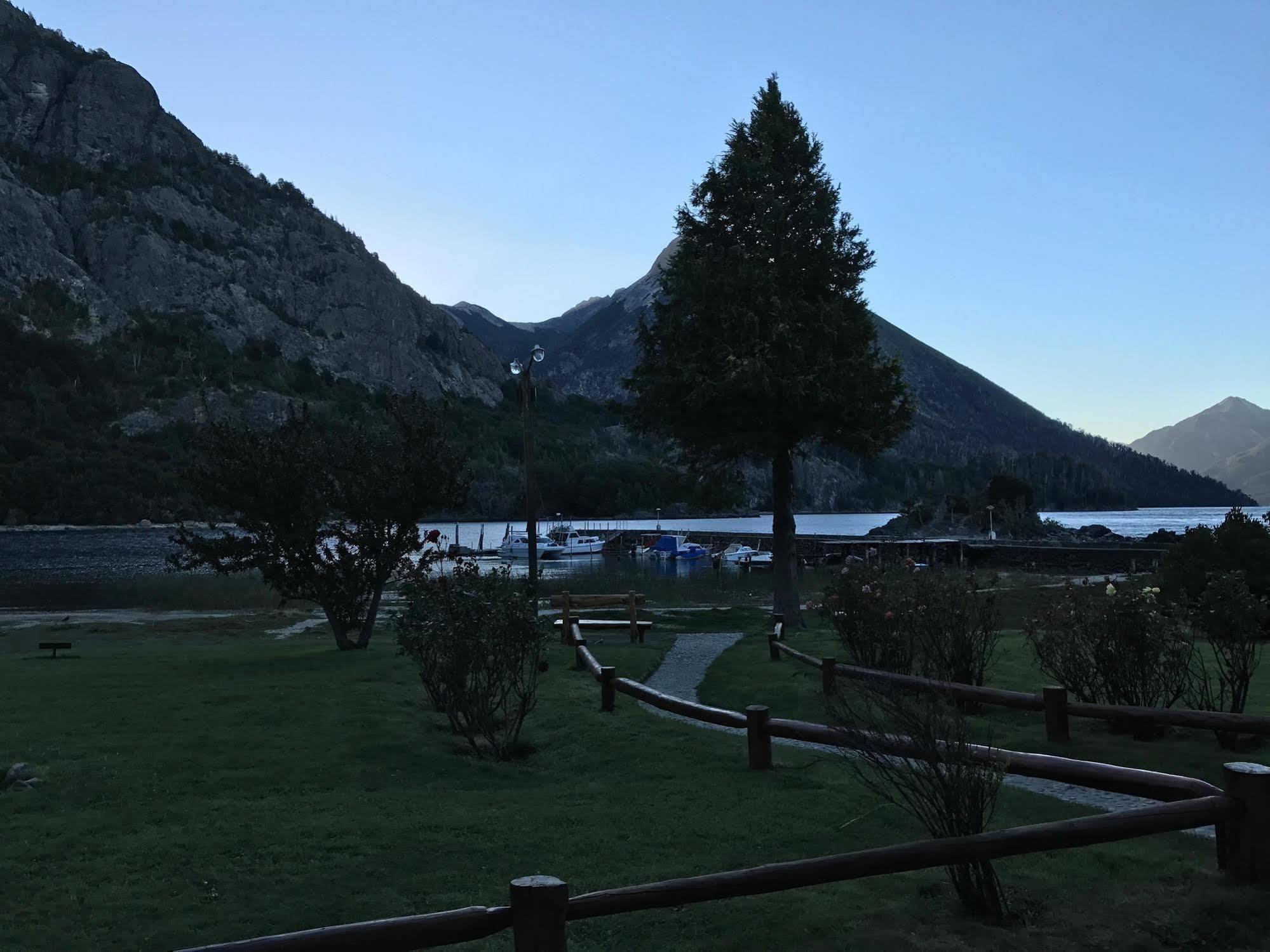 Hotel Alun Nehuen San Carlos de Bariloche Bagian luar foto