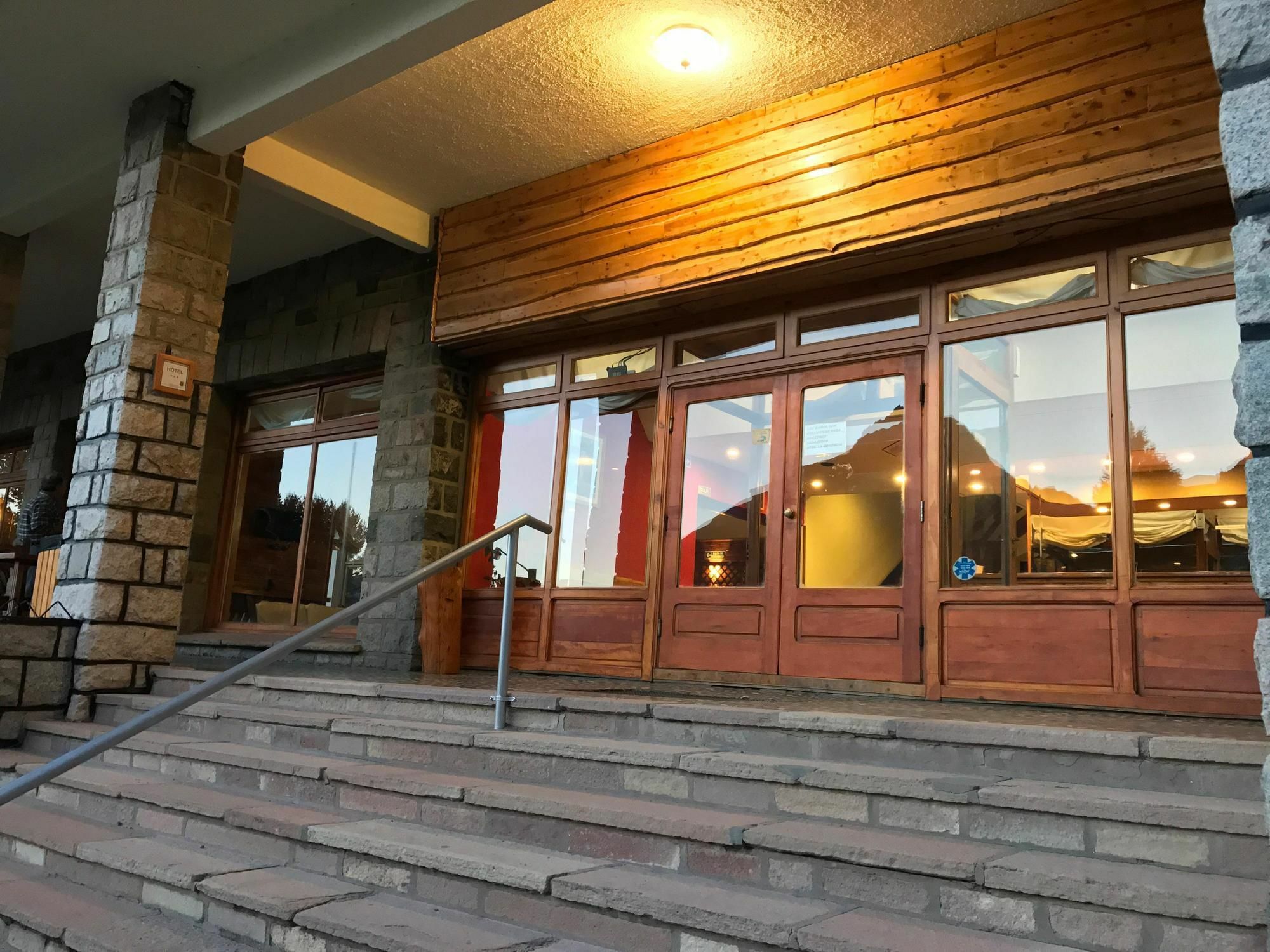 Hotel Alun Nehuen San Carlos de Bariloche Bagian luar foto