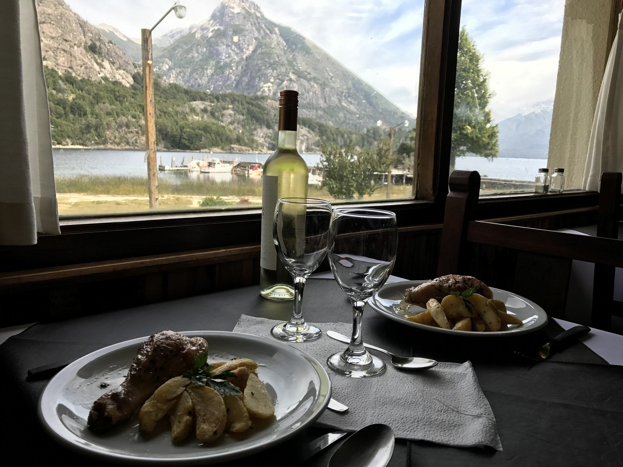 Hotel Alun Nehuen San Carlos de Bariloche Bagian luar foto